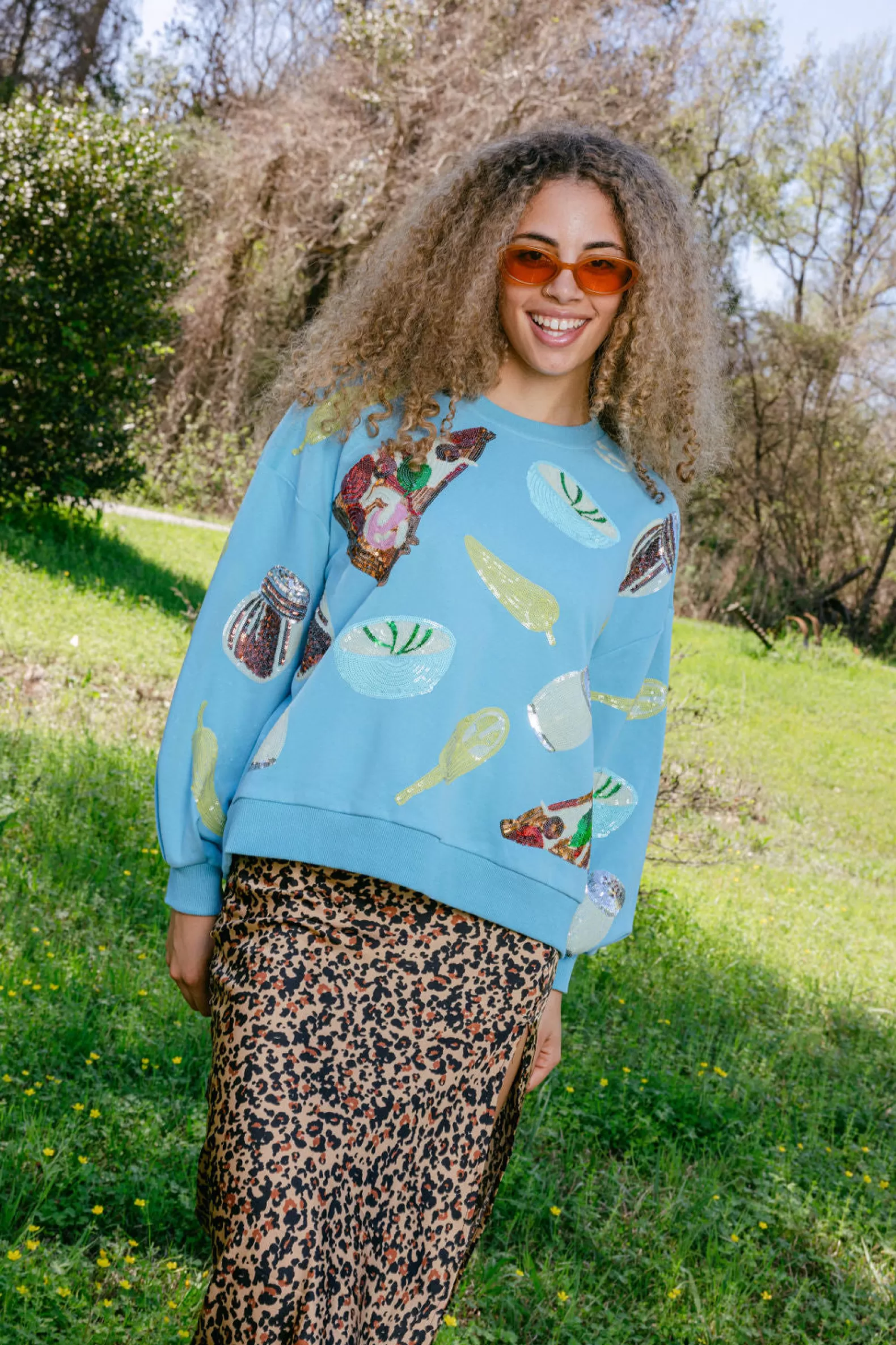 Queen of Sparkles Sweatshirts<Scattered Pizza Icon Sweatshirt Aqua