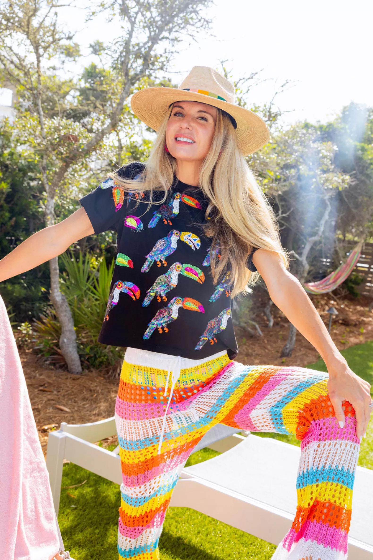 Queen of Sparkles Tees<Scattered Toucan Tee Black