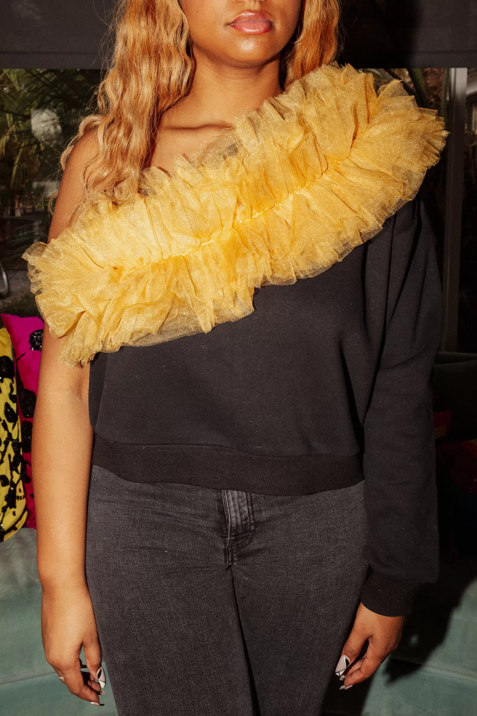 Queen of Sparkles Sweatshirts<Black/Gold One Shoulder Ruffle Sweatshirt
