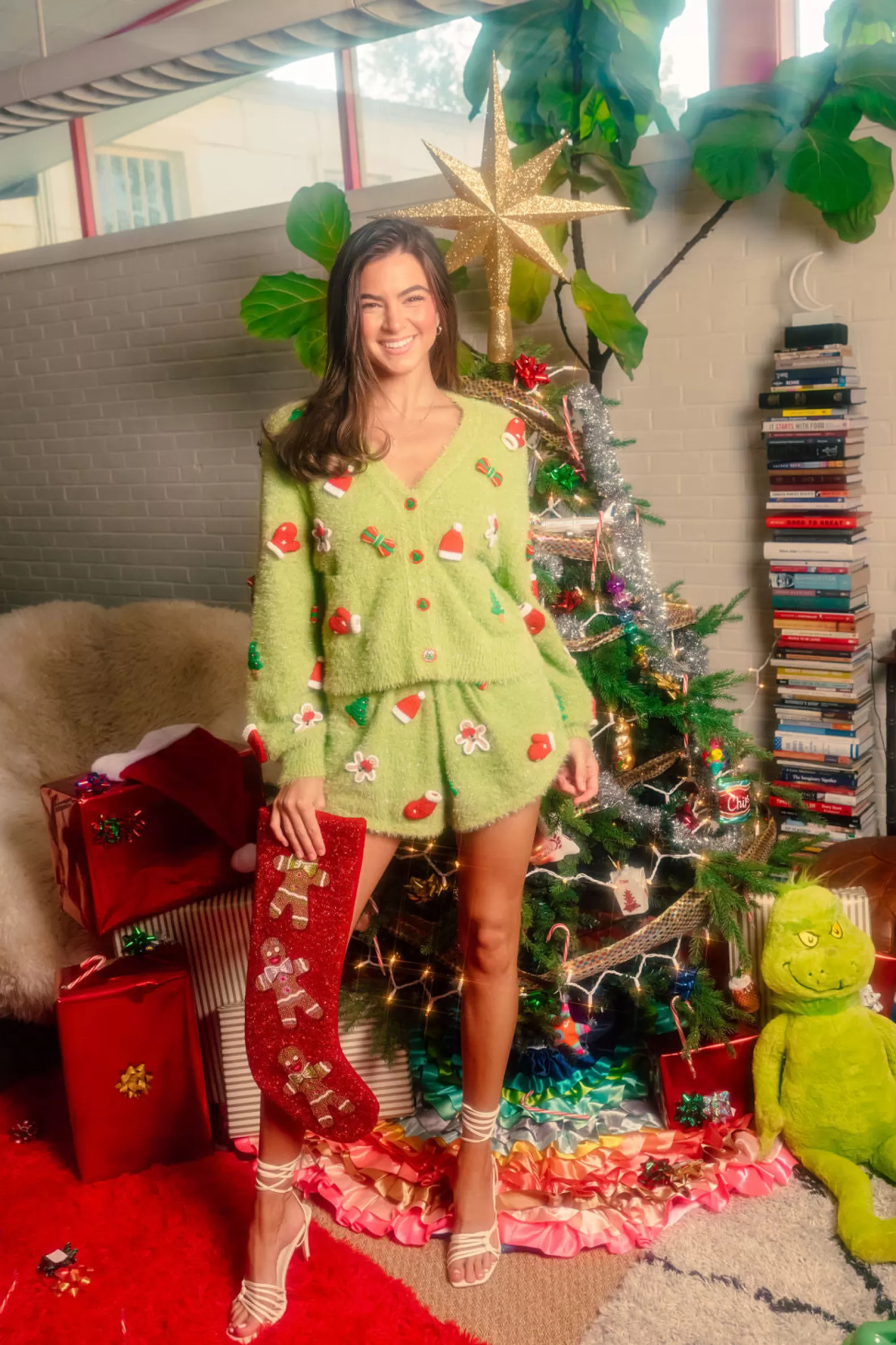 Queen of Sparkles Sets | Shorts<Fuzzy Knit Christmas Icon Short Green