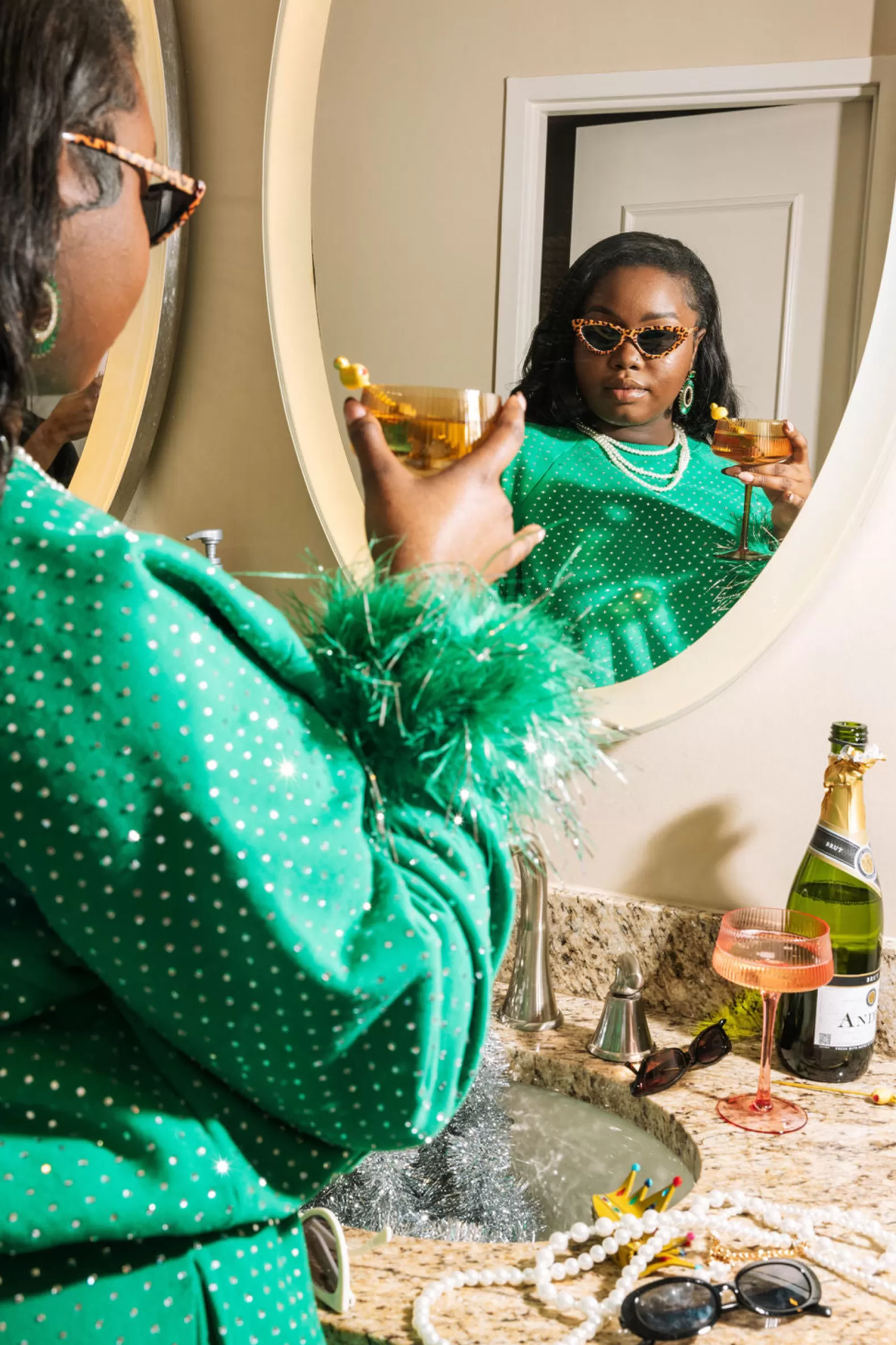 Queen of Sparkles Sets | Sweatshirts<Scattered Rhinestone Feather Tinsel Sweatshirt Green