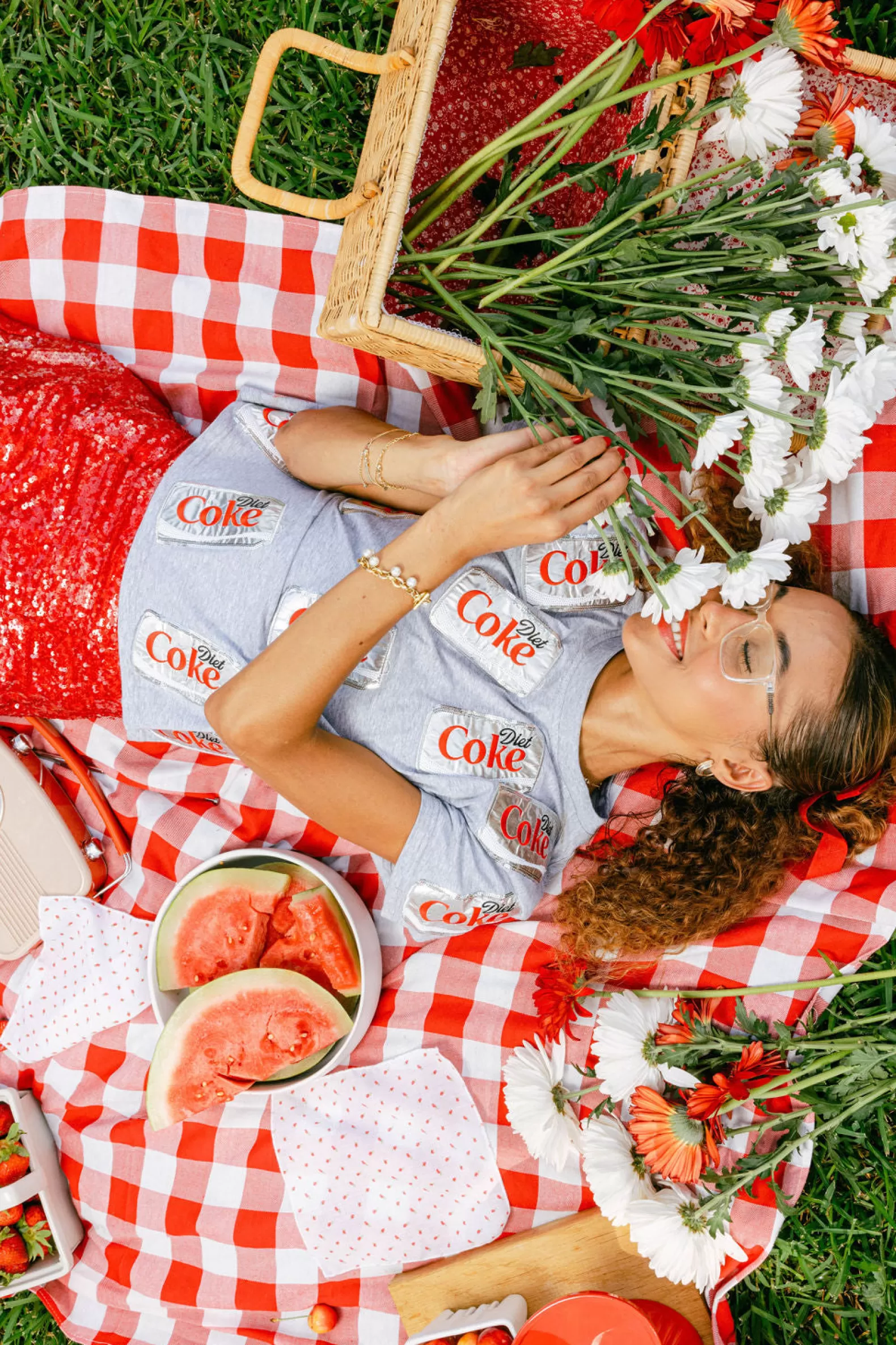 Queen of Sparkles Tees<Scattered Diet Coke® Can Tee Grey