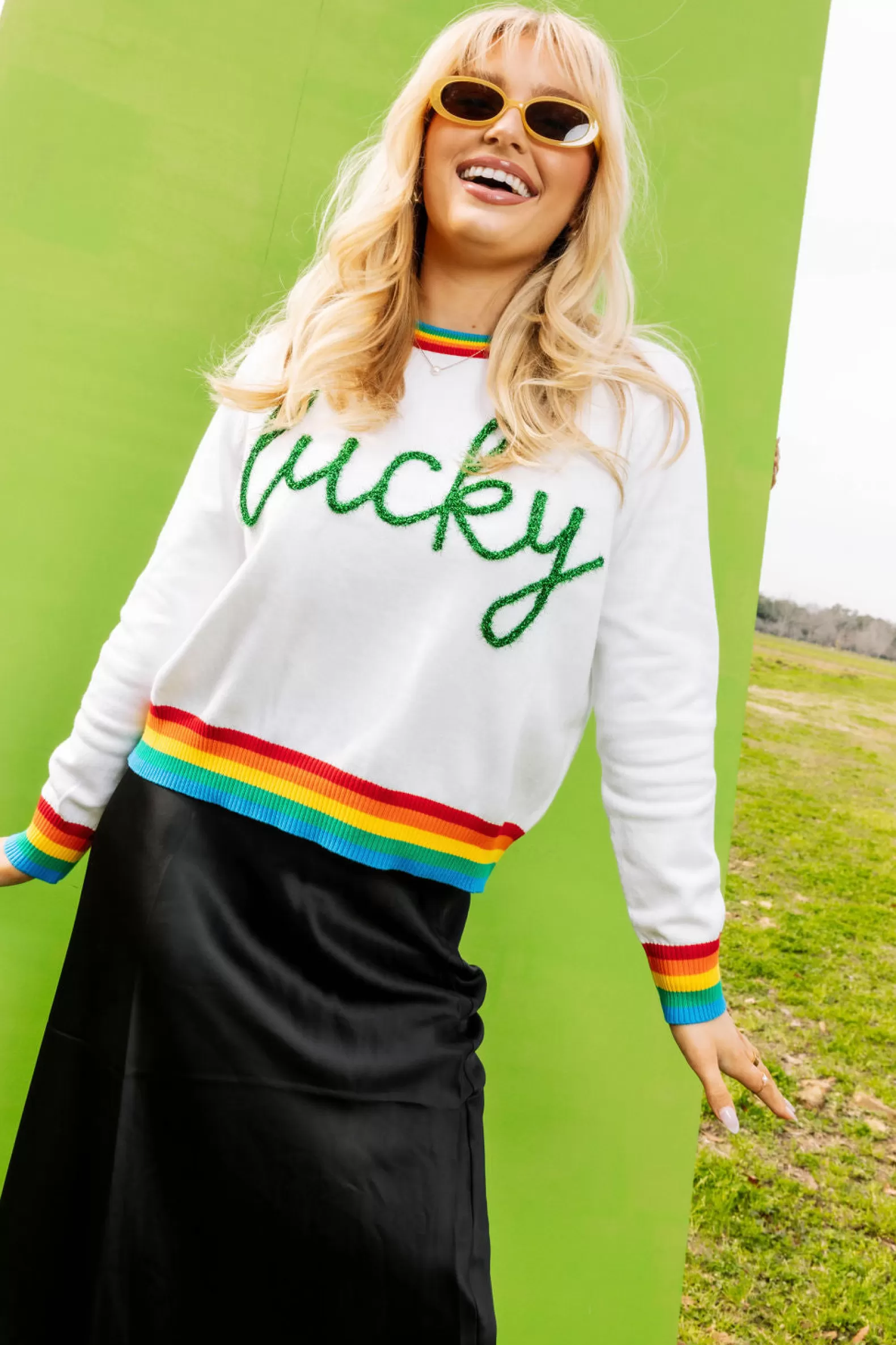 Queen of Sparkles Sweaters<Lucky Glitter Script Sweater White/Rainbow