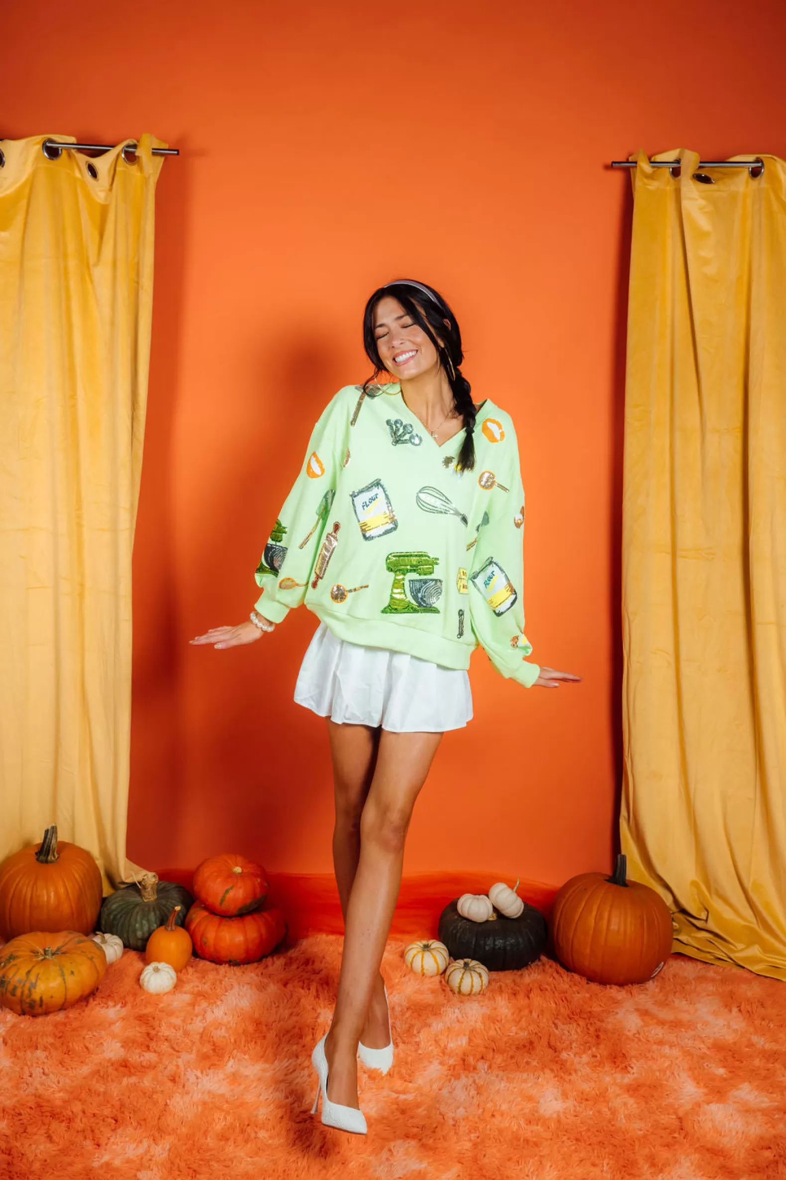 Queen of Sparkles Sweatshirts<Baking Icon V Neck Sweatshirt Neon Green