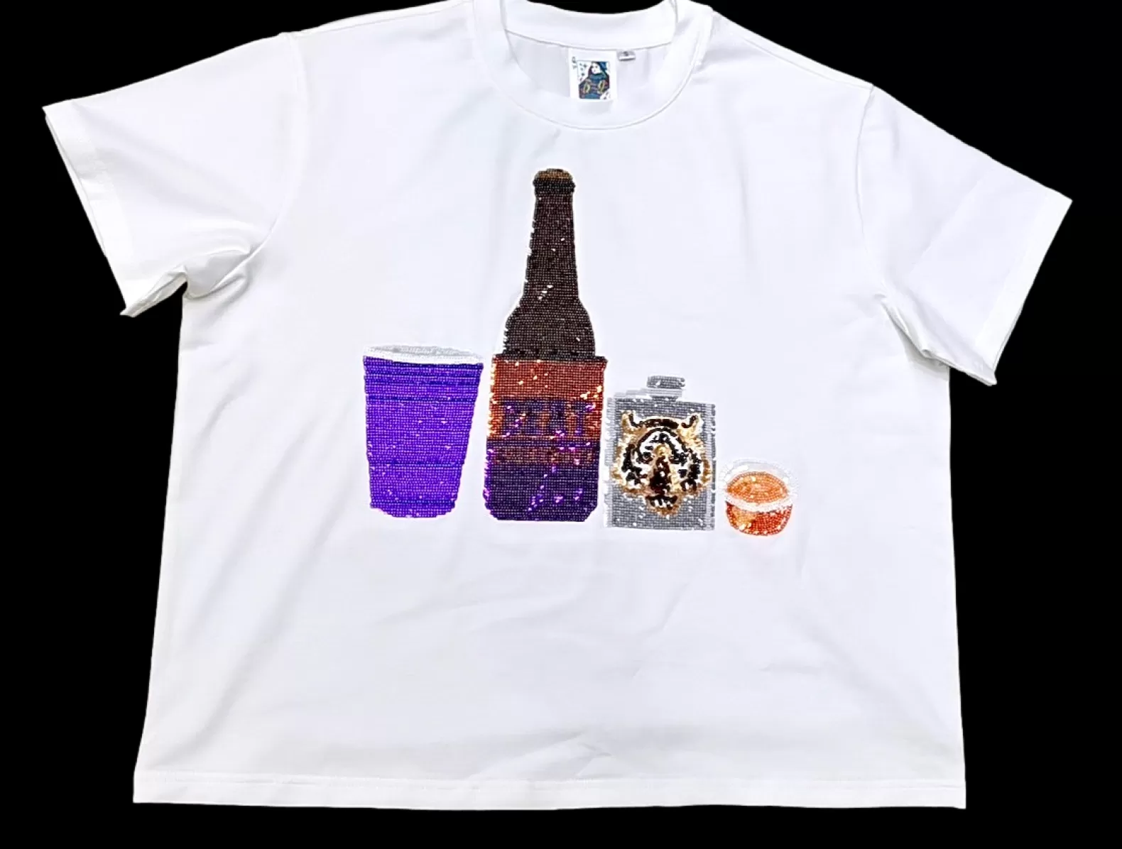 Queen of Sparkles Tees<Swig of Swinney Drink Tee White