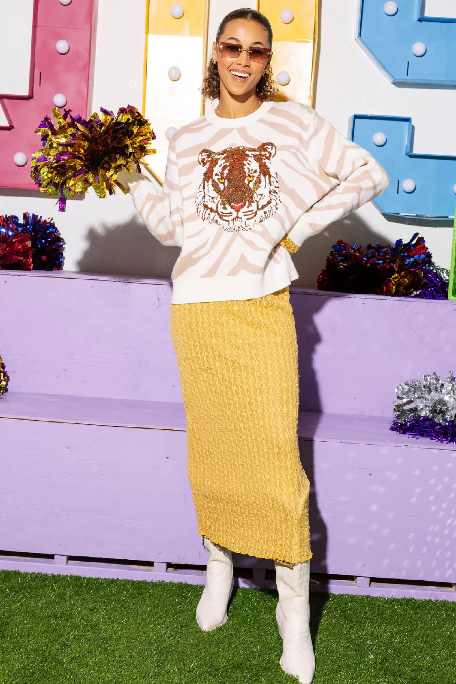 Queen of Sparkles Sweaters<White & Tan Tiger Face Tiger Head Long Sleeve Sweater White/Tan