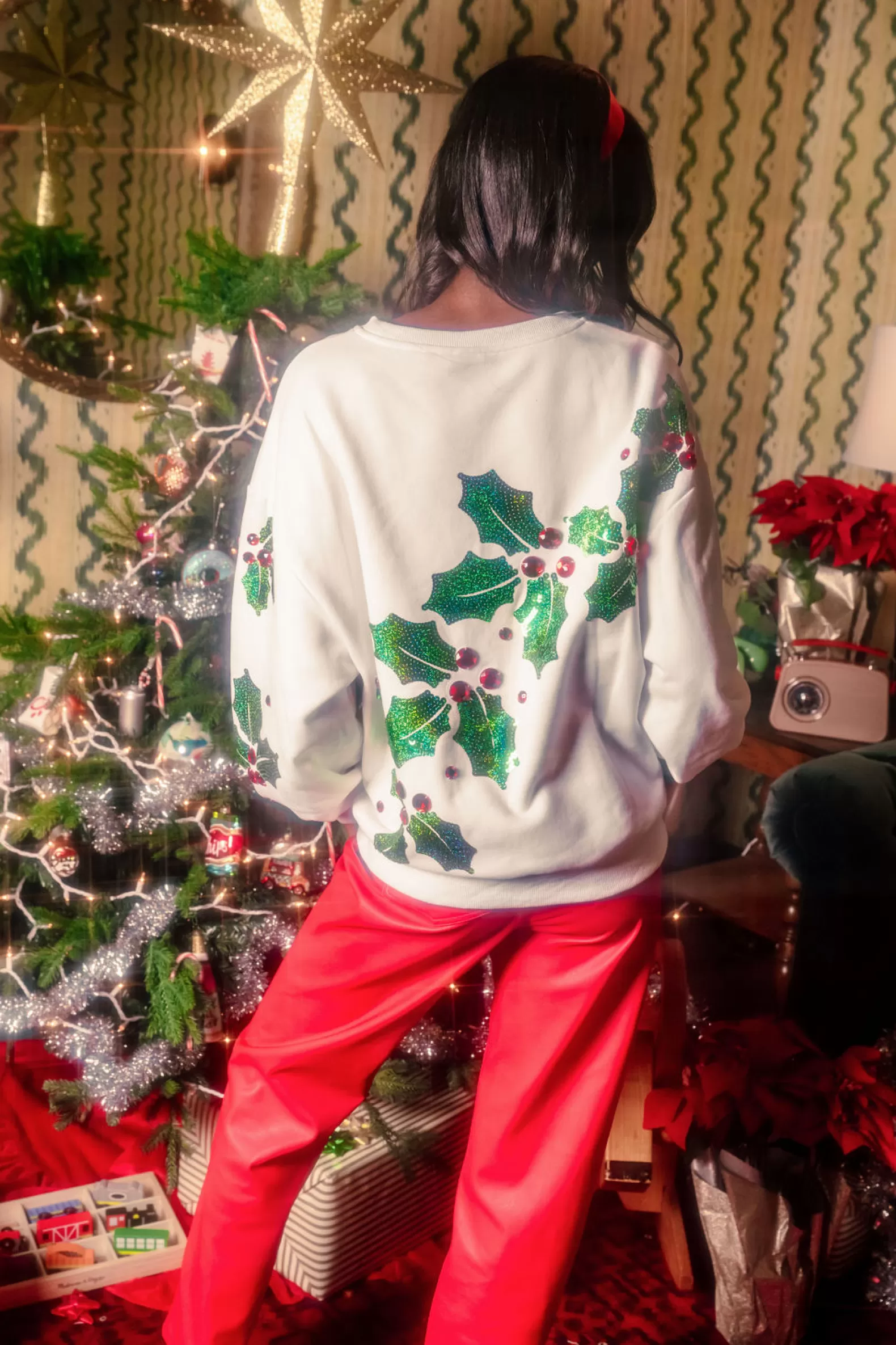 Queen of Sparkles Sweatshirts<Diagonal Holly Sweatshirt White