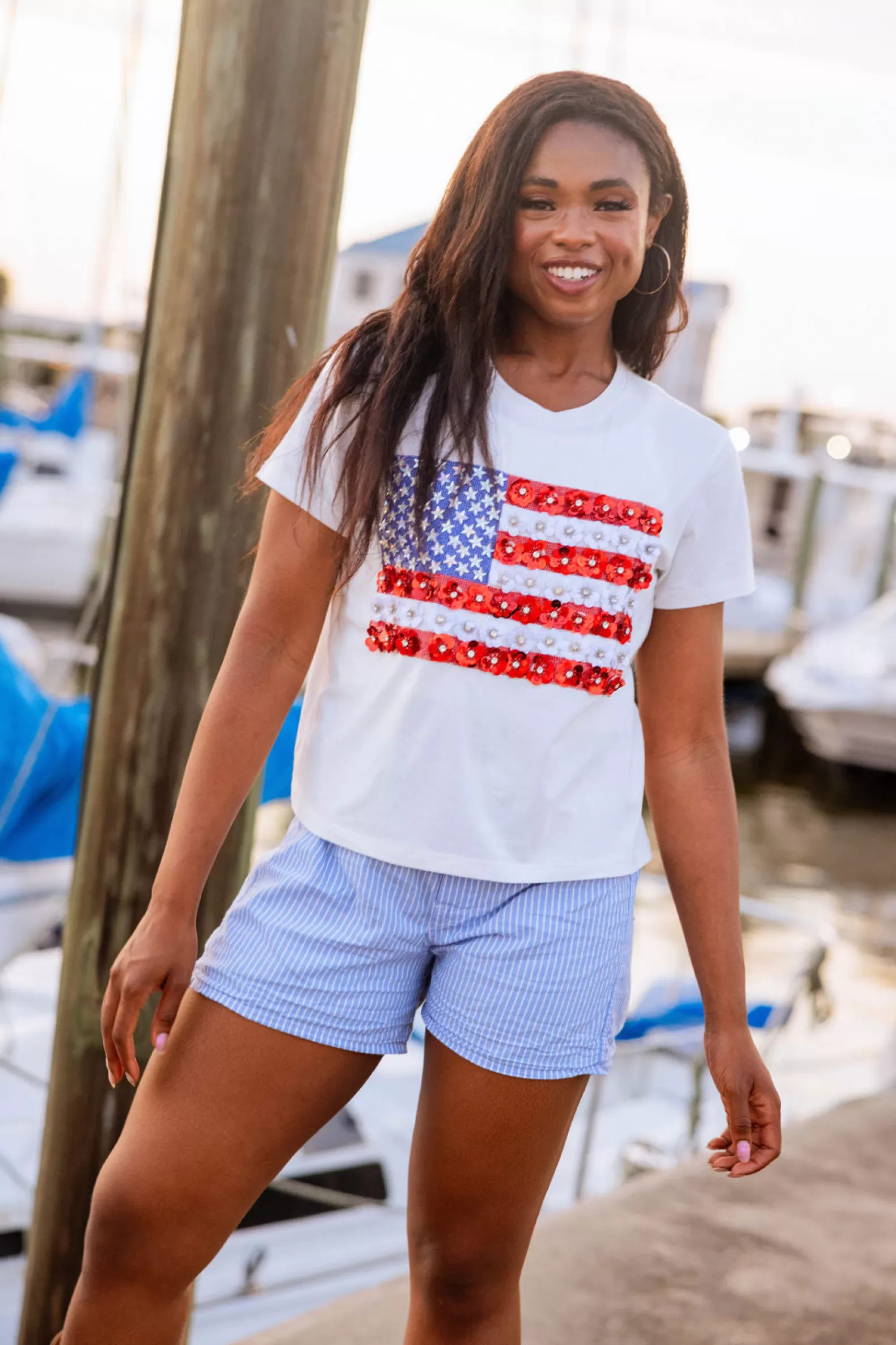 Queen of Sparkles Tees<Flower American Flag Tee White