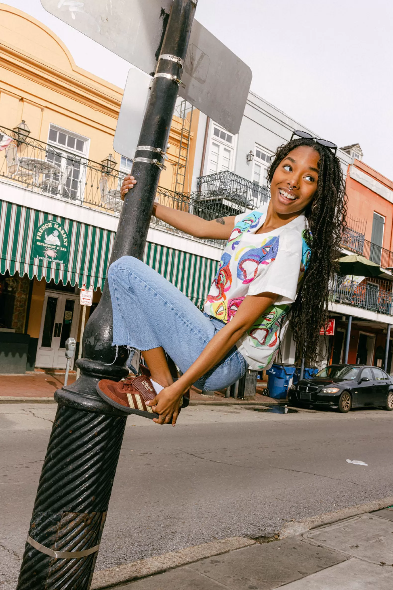 Queen of Sparkles Tees<Multi Mardi Gras Mask Tee White