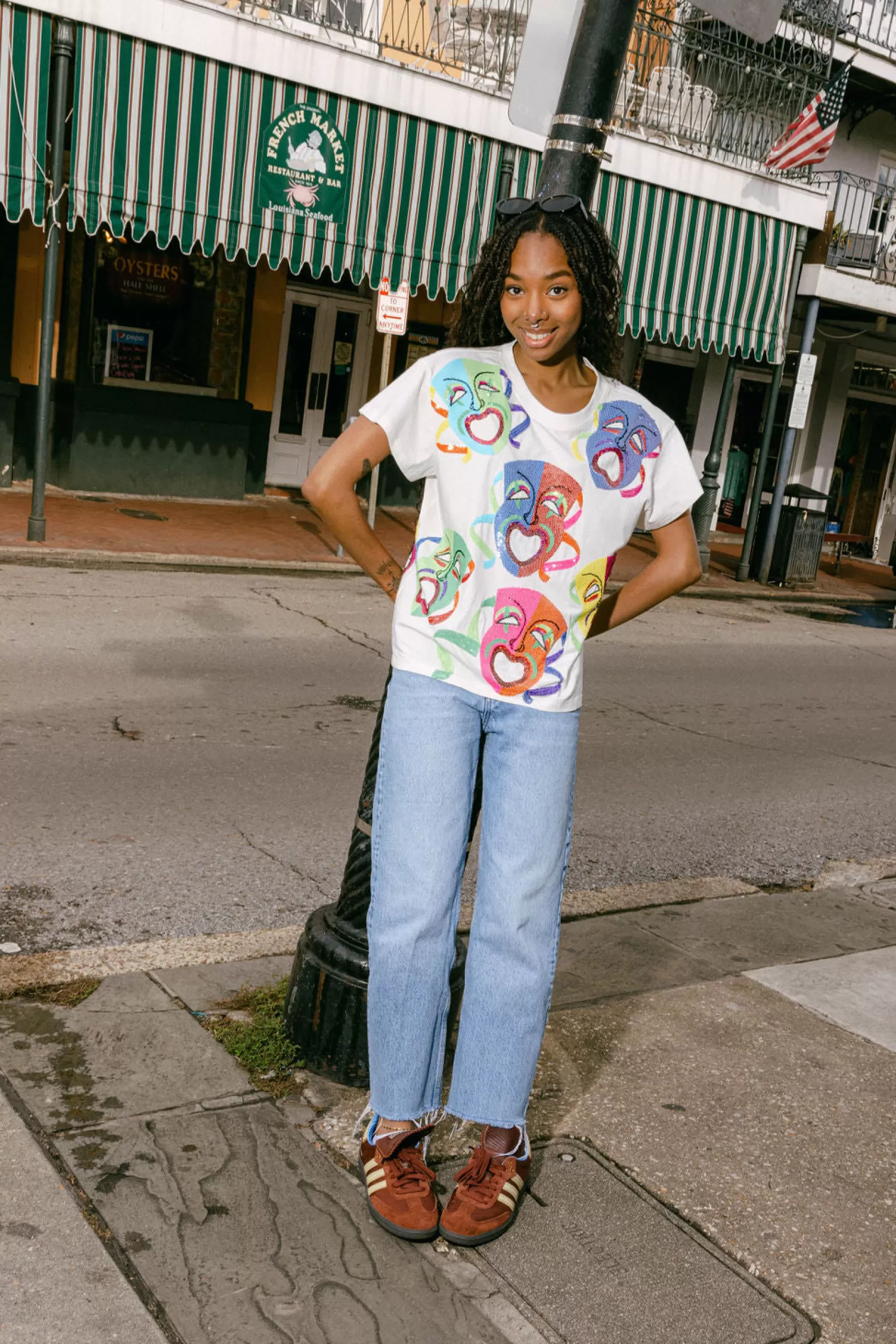 Queen of Sparkles Tees<Multi Mardi Gras Mask Tee White
