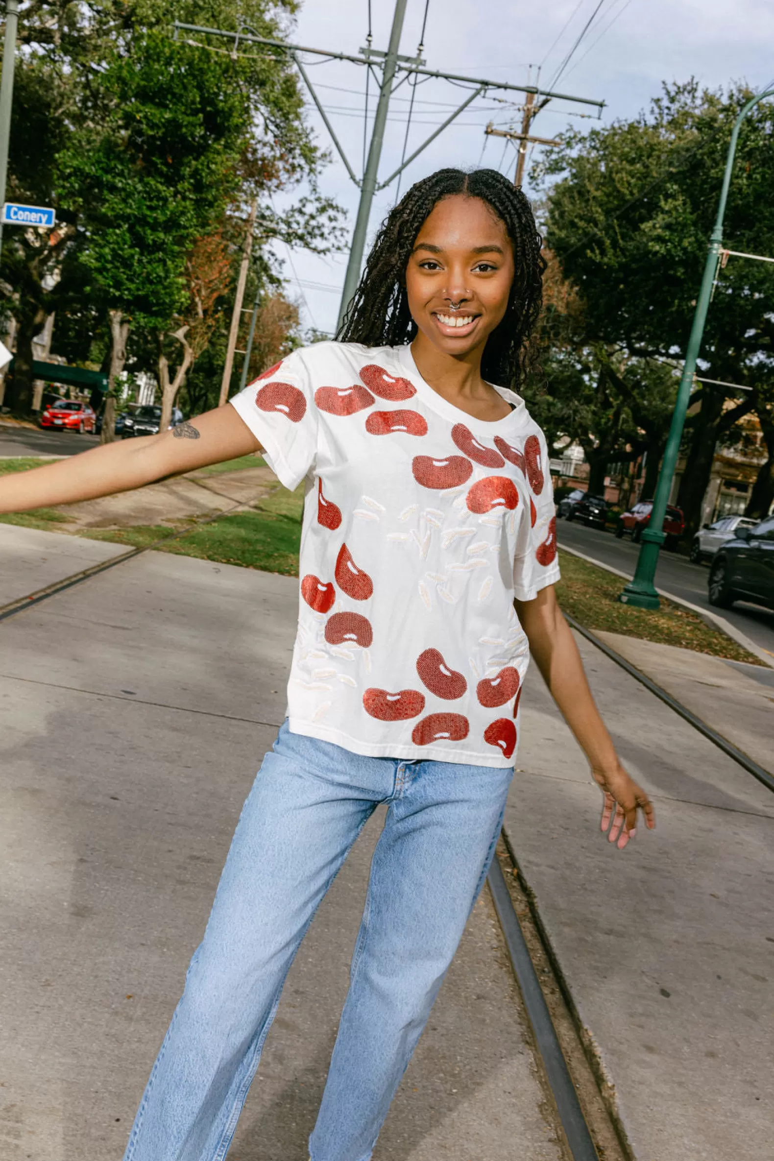 Queen of Sparkles Tees<Red Beans & Rice Tee White
