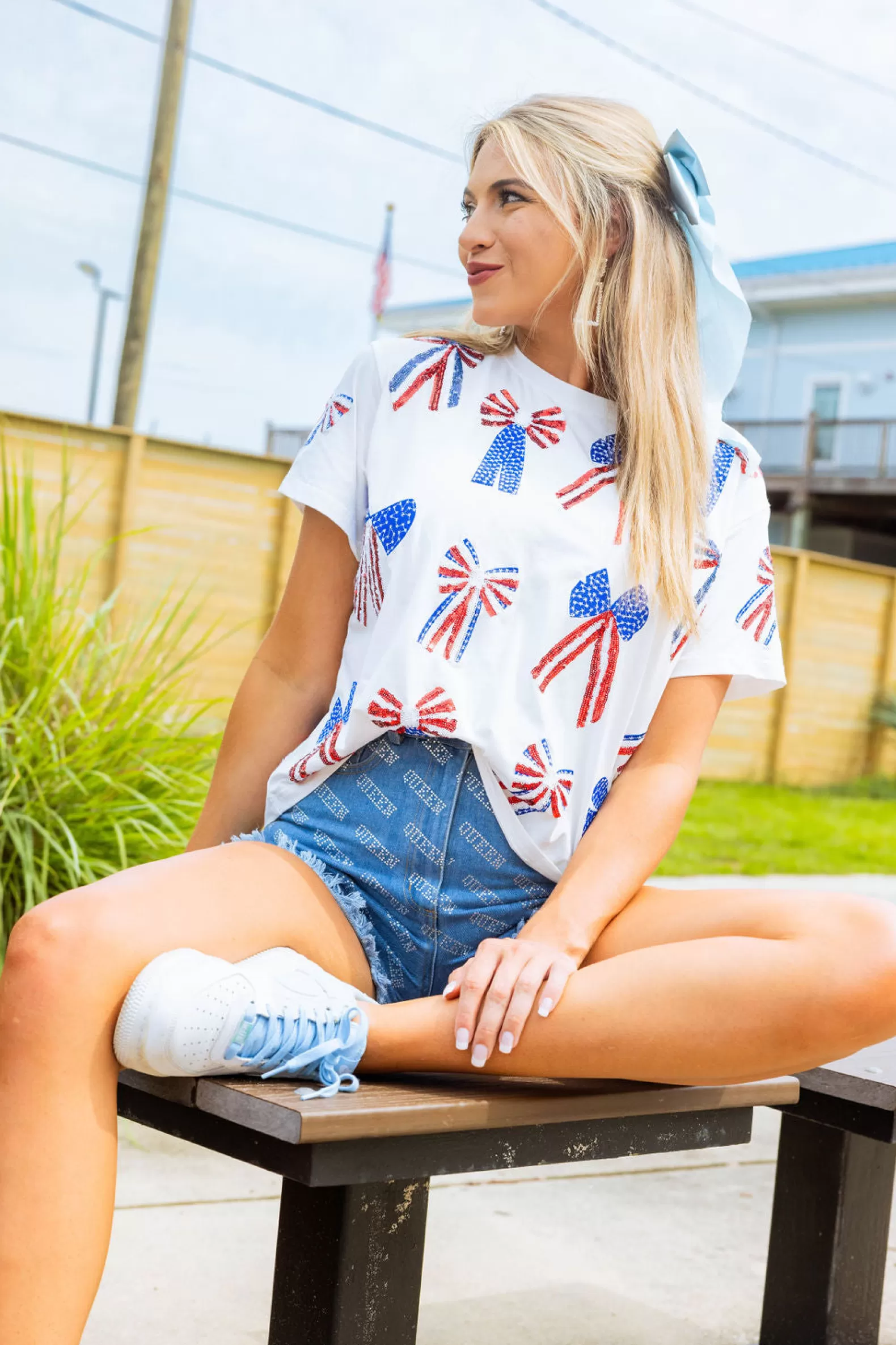 Queen of Sparkles Tees<, Red, & Blue Scattered Bow Tee White