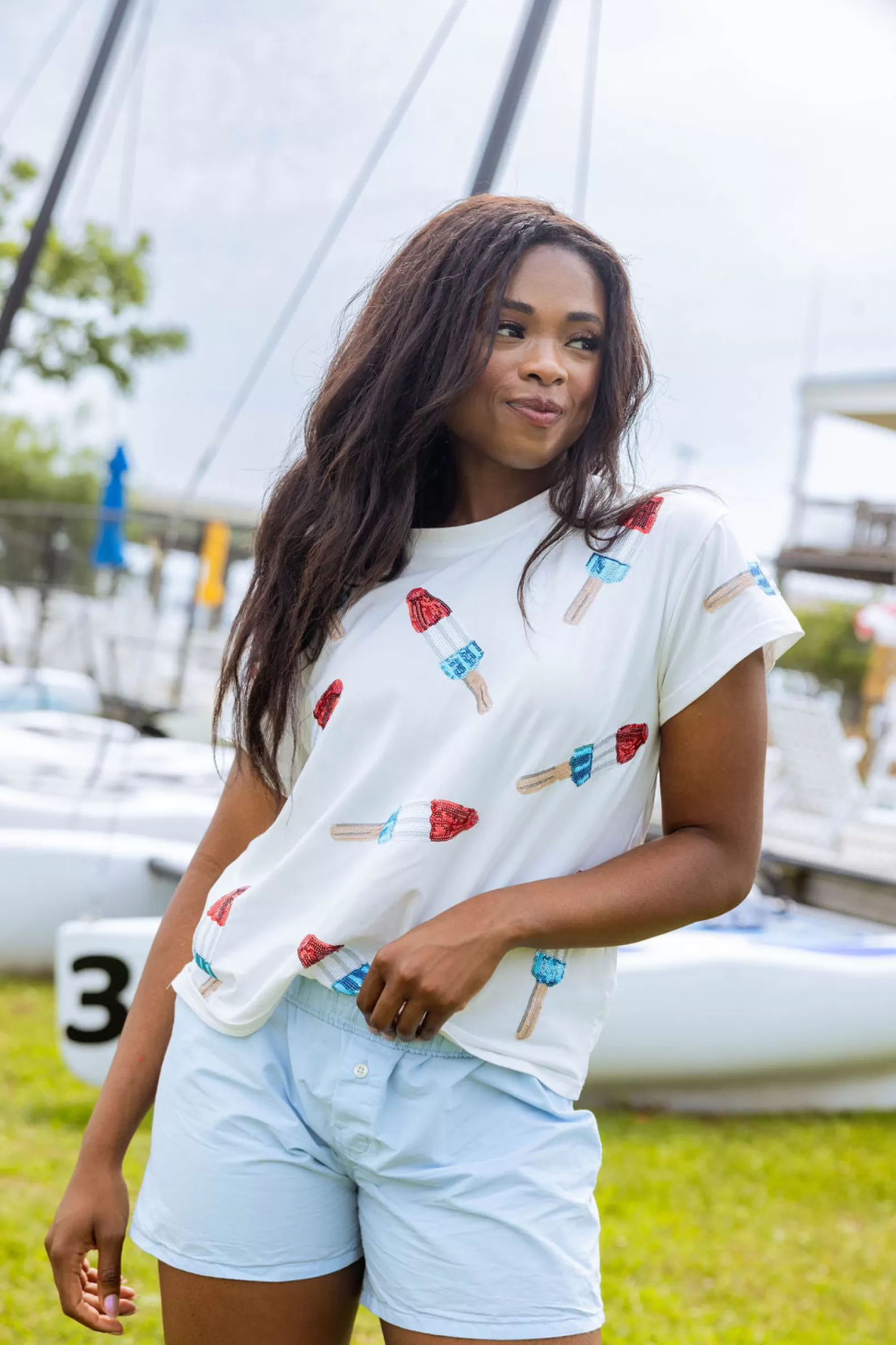Queen of Sparkles Tees<Scattered Bomb Pop Tee White