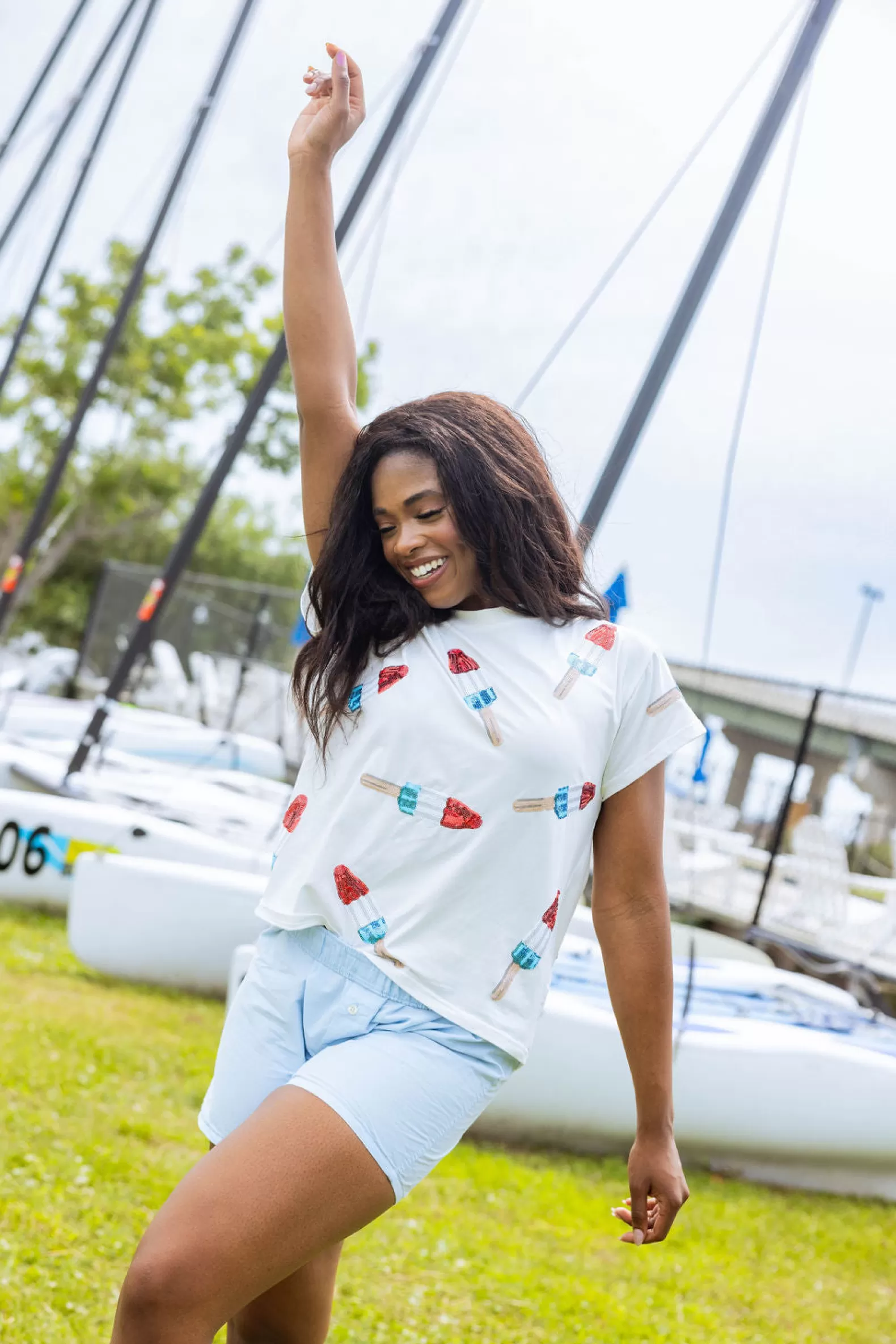 Queen of Sparkles Tees<Scattered Bomb Pop Tee White