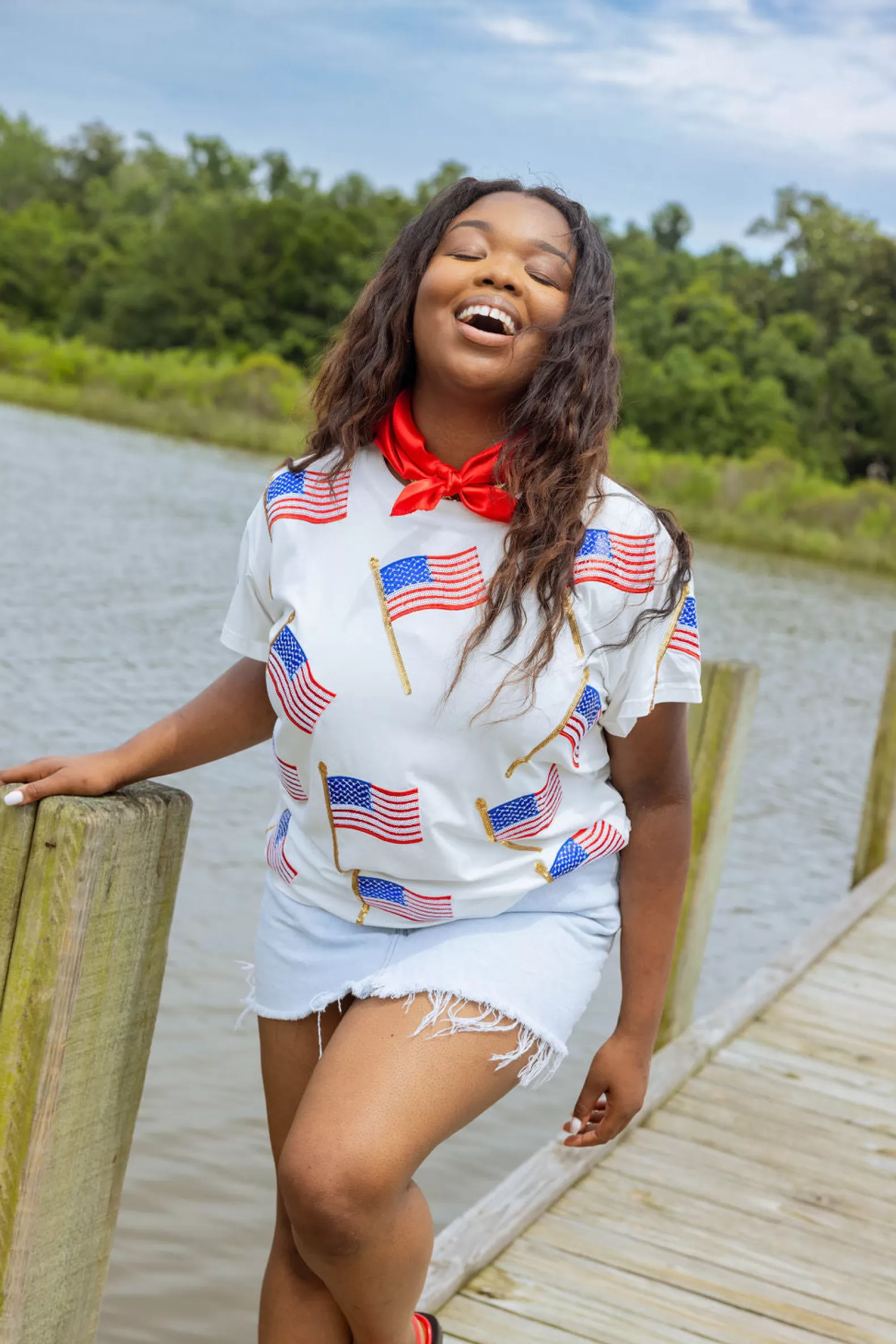 Queen of Sparkles Tees<Scattered Metallic American Flag Tee White