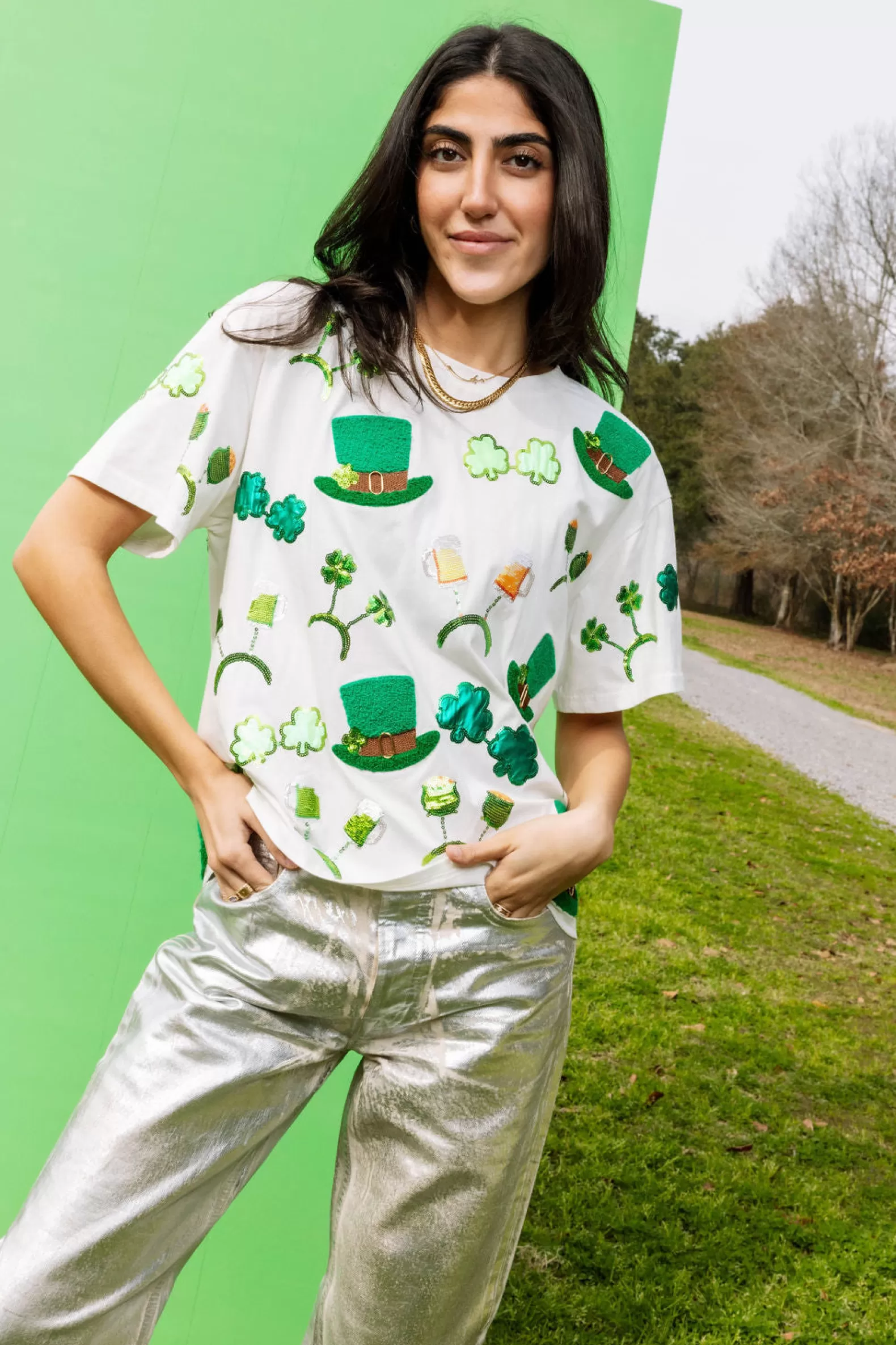 Queen of Sparkles Tees<St. Patrick's Day Sunglass, Hat & Headband Icon Tee White
