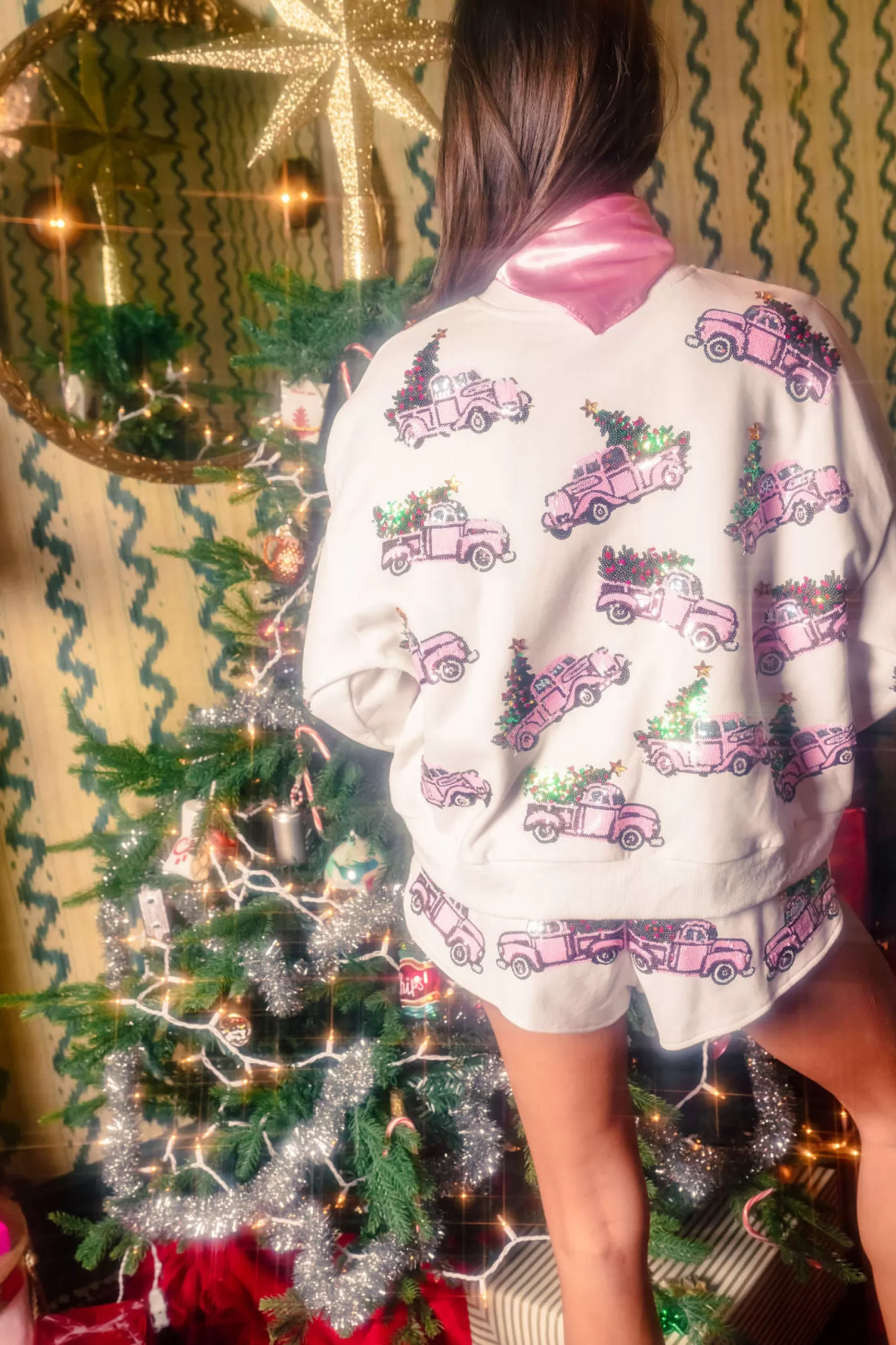 Queen of Sparkles Sets | Sweatshirts<Trucks With Christmas Trees Sweatshirt White