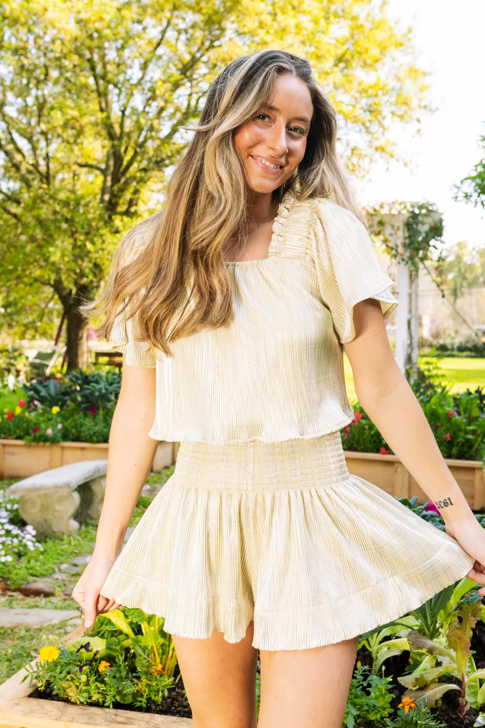 Queen of Sparkles Tops<Yellow & Silver Ribbed Flutter Top