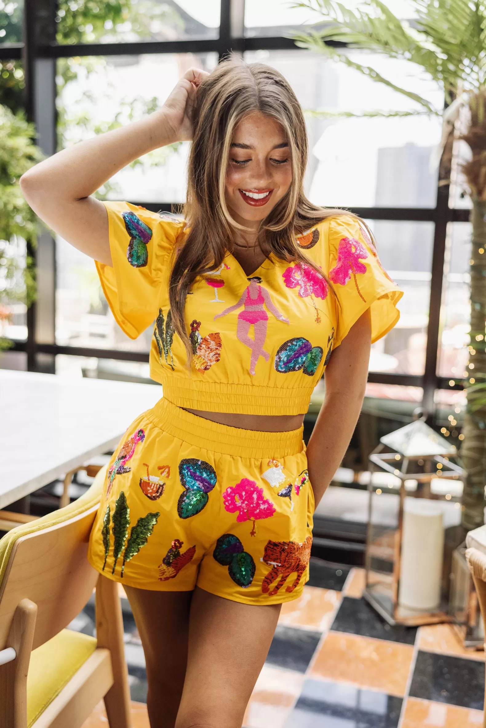 Queen of Sparkles Shorts<Girlies & Drinks & Animals Shorts Yellow